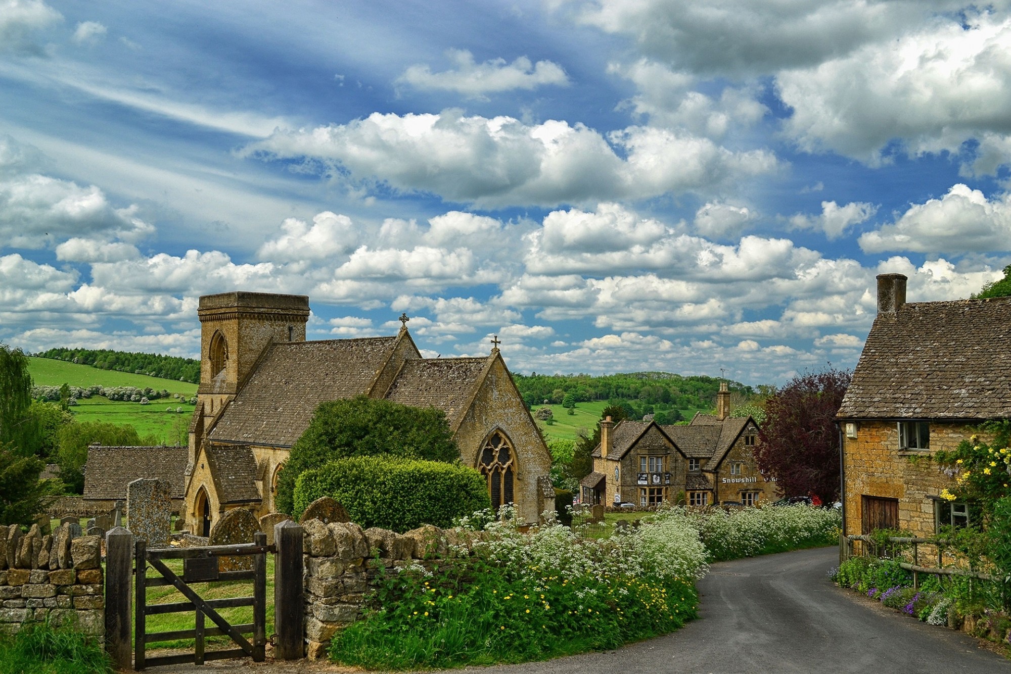 Cotswolds, Pesona Pedesaan Inggris yang Romantis dan Abadi