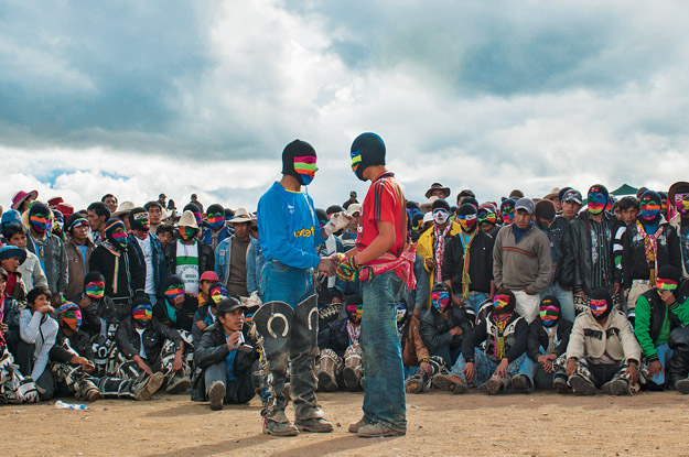 Takanakuy, Tradisi Unik Peru yang Menyelesaikan Konflik dengan Tinju di Hari Natal