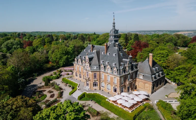 Château de Namur, Hotel dan Restoran Berbintang di Puncak Citadel Namur