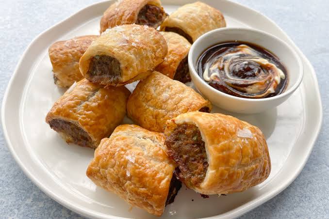 Sausage Roll, Camilan Gurih Abadi dari Kulit Pastry dan Isian Sosis