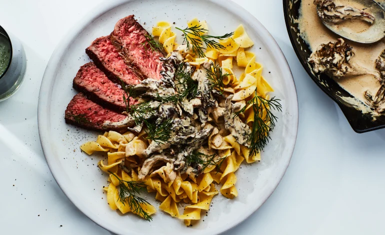 Beef Stroganoff, Sejarah, Resep Klasik, dan Tips Membuatnya