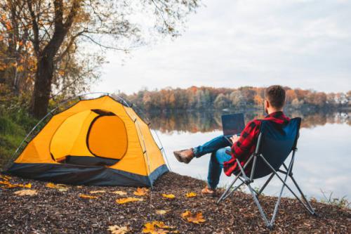 Travel Solo ke Destinasi Alam, Tips Menikmati Liburan Lebih Dekat dengan Alam