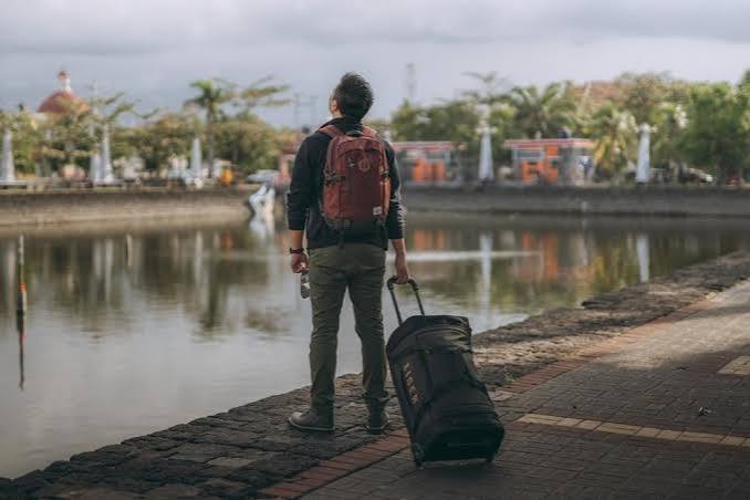 Pergi Sendiri, Pulang dengan Cerita, Keajaiban di Balik Solo Traveling