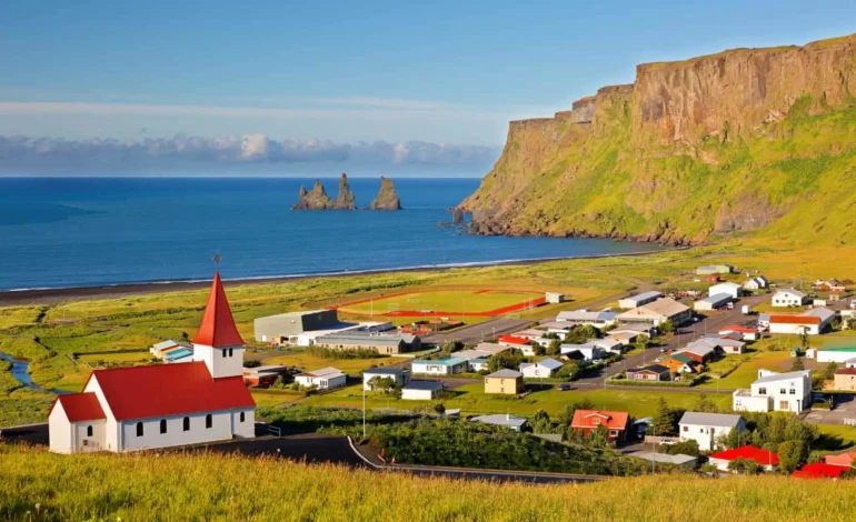 Icelandic South Coast, Surga Air Terjun, Pantai Hitam, dan Gletser di Selatan Islandia