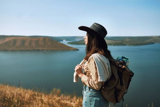 20 Kota Ramah Traveler Solo yang Nyaman untuk Dijelajahi Sendiri